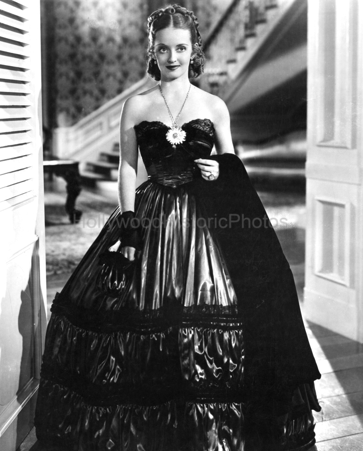 Bette Davis 1938 1 Jezebel wm.jpg